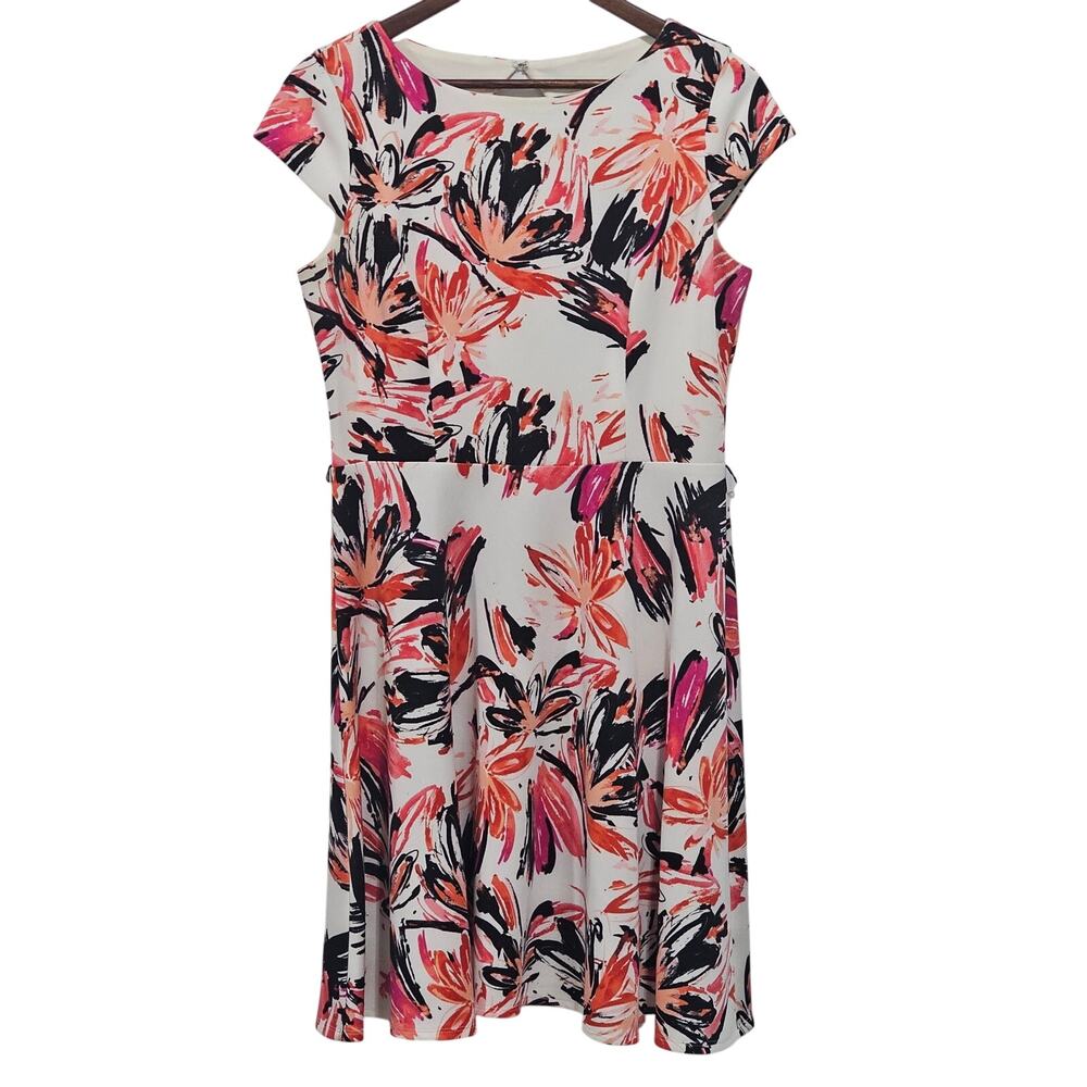 Gabby Skye Size 8 Print Fit & Flare Scuba Dress Baby Doll Silhouette Floral